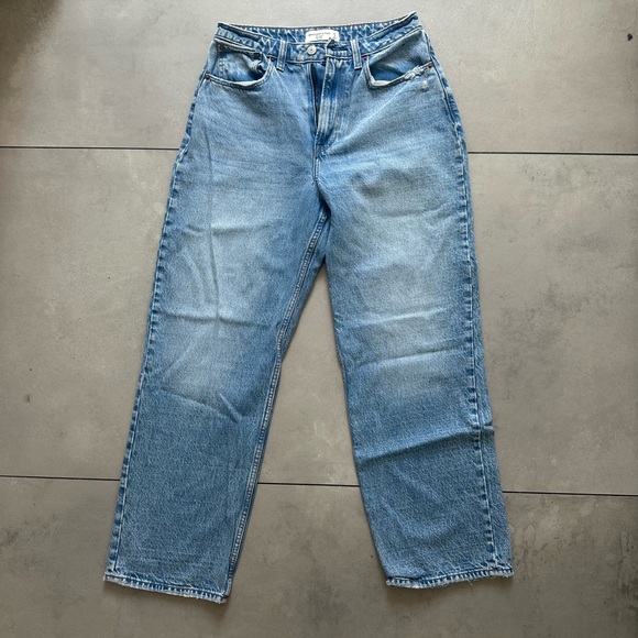 Abercrombie & Fitch Curve Love “ The Loose High Rise” Light Blue Jeans - Picture 2 of 10